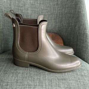 Lemon Jelly Women Army Green Olive slip on short rubber rain boots size 9/40 EUC